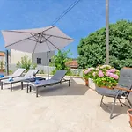 La * Veliki Drvenik
