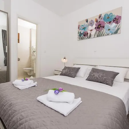 Apartman La *